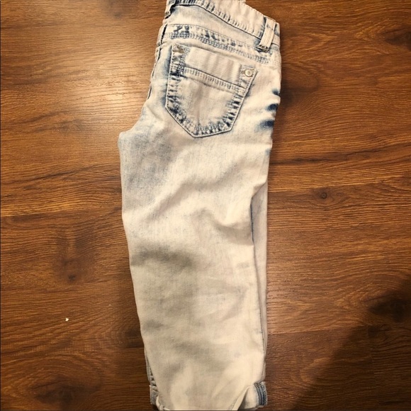 Stretch denim Capri shorts - Picture 3 of 3